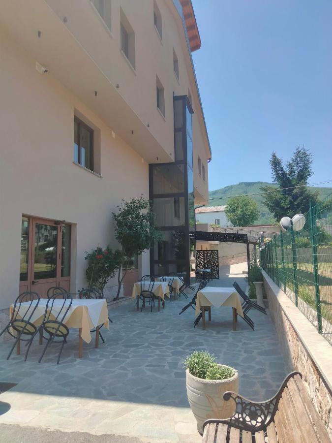 Hotel Ristorante Caligiuri Decollatura Eksteriør bilde